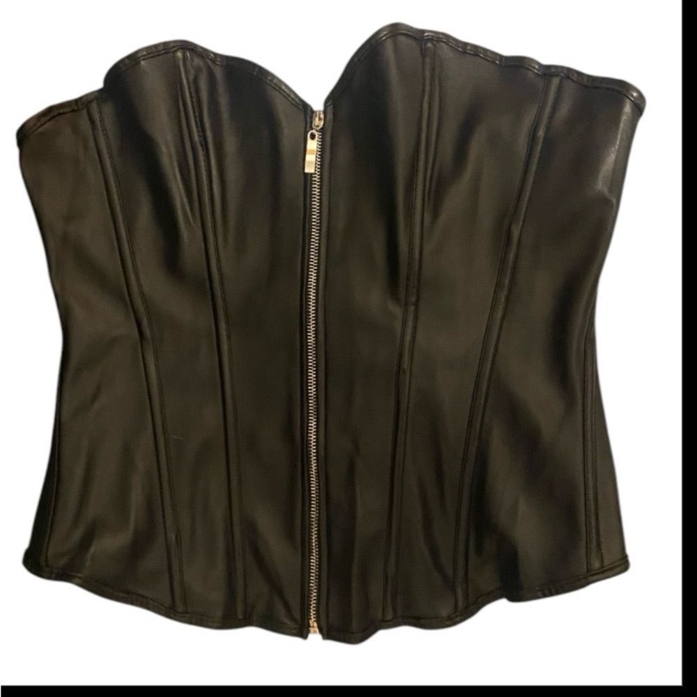 Women’s black faux leather Halter top /vest. zips and laces. Sexy and 🔥 … - Picture 3 of 6